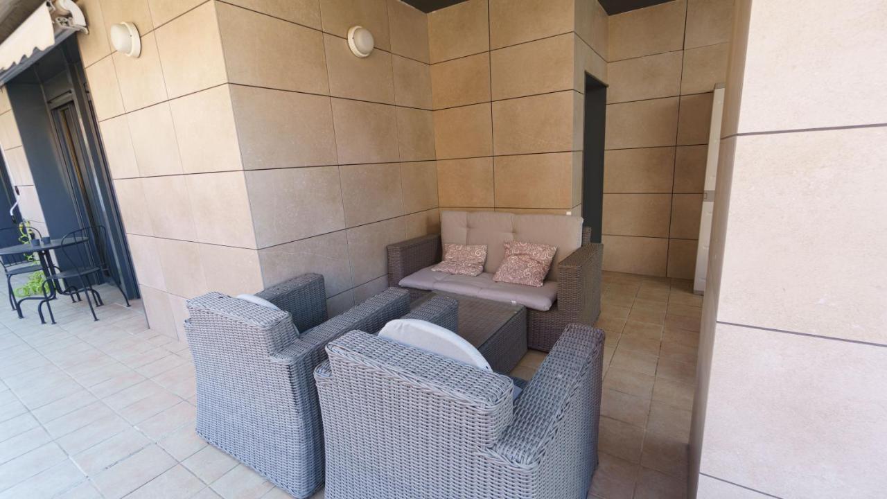 Rentalsevilla Coqueto Apartamento Con Terraza Privada Séville